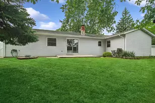 574 Bristol Ln, Elk Grove Village, IL 60007 - Photo 21