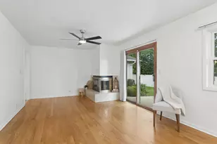 574 Bristol Ln, Elk Grove Village, IL 60007 - Photo 11