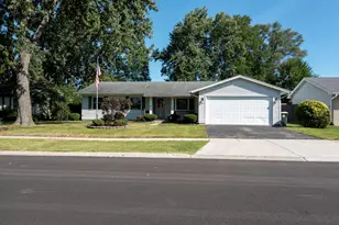574 Bristol Ln, Elk Grove Village, IL 60007 - Photo 23