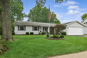 574 Bristol Ln, Elk Grove Village, IL 60007 - Photo 1