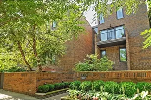 1330 N La Salle Dr, Chicago, IL 60610 - Photo 1