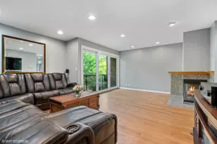 1330 N La Salle Dr, Chicago, IL 60610 - Photo 3