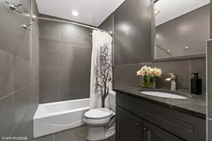 1330 N La Salle Dr, Chicago, IL 60610 - Photo 15