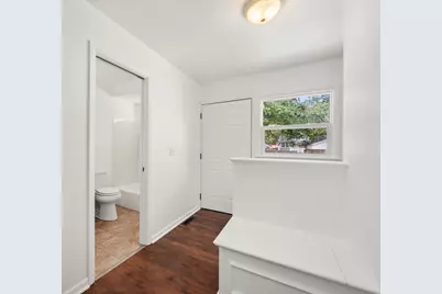 725 N 11th Street, Dekalb, IL 60115 - Photo 9