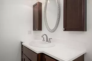 725 N 11th St, Dekalb, IL 60115 - Photo 13