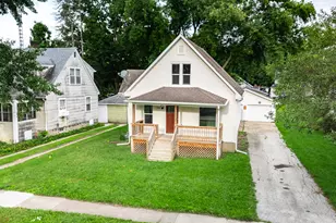 725 N 11th St, Dekalb, IL 60115 - Photo 27