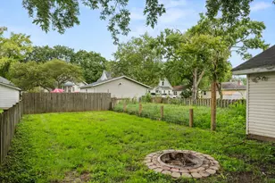 725 N 11th St, Dekalb, IL 60115 - Photo 23