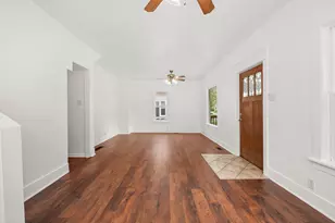725 N 11th St, Dekalb, IL 60115 - Photo 5