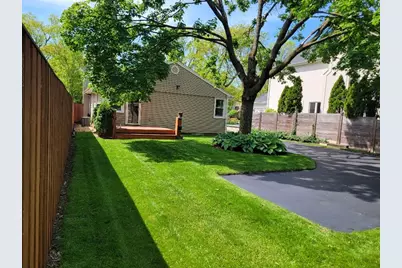229 Fuller Road, Hinsdale, IL 60521 - Photo 3
