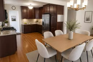 229 Fuller Rd, Hinsdale, IL 60521 - Photo 17