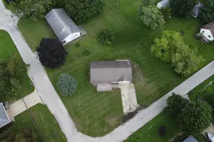 202 N Madison St, Watseka, IL 60970 - Photo 31