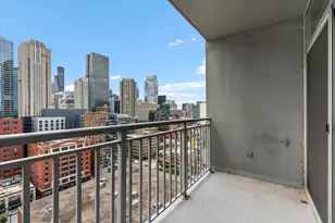600 N Dearborn St, Chicago, IL 60654 - Photo 19