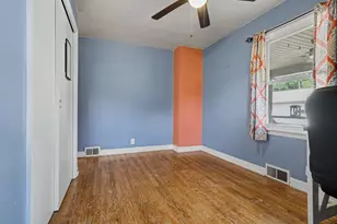 558 10th St, Lincoln, IL 62656 - Photo 19