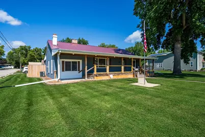 558 10th Street, Lincoln, IL 62656 - Photo 1