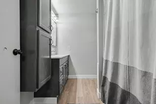 558 10th St, Lincoln, IL 62656 - Photo 23