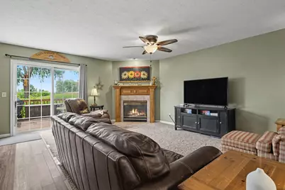 4 Everett Court #4, Bloomington, IL 61705 - Photo 7