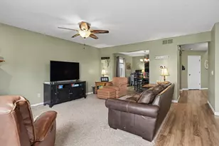 4 Everett Ct, Bloomington, IL 61705 - Photo 9