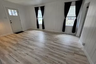 907 Retz Dr, Ottawa, IL 61350 - Photo 3