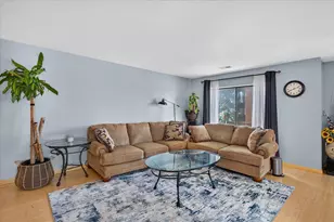 9332 Landings Ln, Des Plaines, IL 60016 - Photo 5