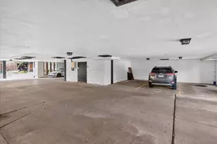 9332 Landings Ln, Des Plaines, IL 60016 - Photo 27