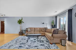 9332 Landings Ln, Des Plaines, IL 60016 - Photo 13