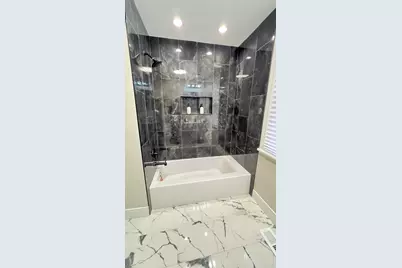 701 Hamilton Avenue, Aurora, IL 60505 - Photo 9