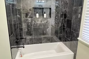 701 Hamilton Ave, Aurora, IL 60505 - Photo 9