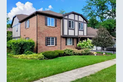 218 Brookside Lane #B, Willowbrook, IL 60527 - Photo 1