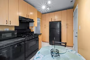 1303 E 71st Pl, Chicago, IL 60619 - Photo 7