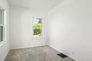 655 W Clark St, Freeport, IL 61032 - Photo 19