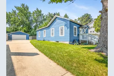 655 W Clark Street, Freeport, IL 61032 - Photo 5