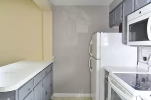 214 S Bloomington St, Streator, IL 61364 - Photo 5