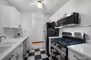 1912 Prairie Square, Schaumburg, IL 60173 - Photo 5