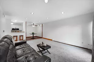 1912 Prairie Square, Schaumburg, IL 60173 - Photo 3