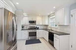 7624 Kilbourn Ave, Skokie, IL 60076 - Photo 7