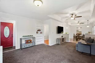 141 N Cedar St, Palatine, IL 60067 - Photo 3