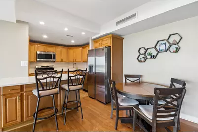 3200 N Lake Shore Drive #710, Chicago, IL 60657 - Photo 9
