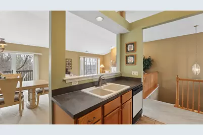 628 King Court #628, East Dundee, IL 60118 - Photo 9