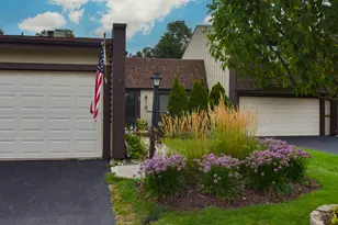 8 Westwood Dr, Indian Head Park, IL 60525 - Photo 1