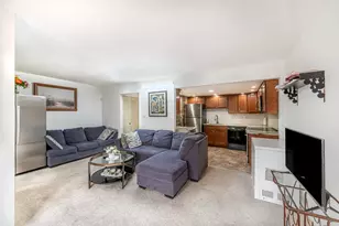 2110 Stanley Ct, Schaumburg, IL 60194 - Photo 5