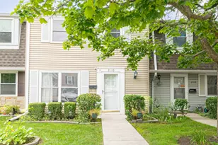 2110 Stanley Ct, Schaumburg, IL 60194 - Photo 1