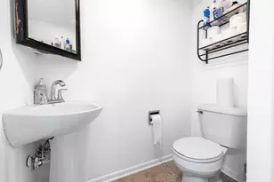 2110 Stanley Ct, Schaumburg, IL 60194 - Photo 15