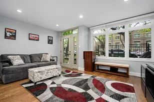2731 N Janssen Ave, Chicago, IL 60614 - Photo 3