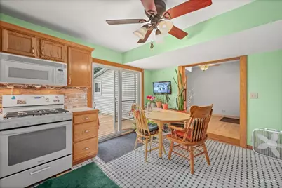 122 S Edison Avenue, Elgin, IL 60123 - Photo 5