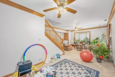 122 S Edison Avenue, Elgin, IL 60123 - Photo 9