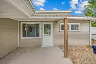 122 S Edison Ave, Elgin, IL 60123 - Photo 21