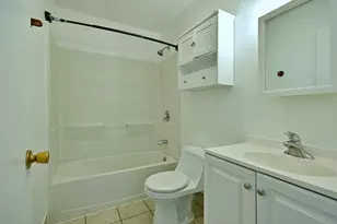 1409 Fremont Dr, Hanover Park, IL 60133 - Photo 9
