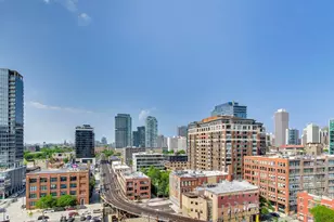 757 N Orleans St, Chicago, IL 60654 - Photo 17