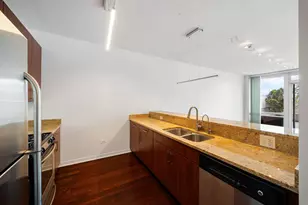 757 N Orleans St, Chicago, IL 60654 - Photo 13