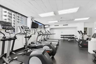 4250 N Marine Dr, Chicago, IL 60613 - Photo 19